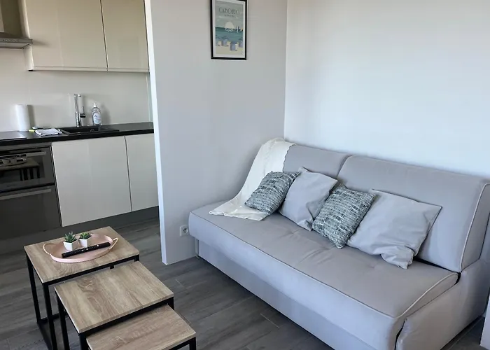 T2 Vue Apartment